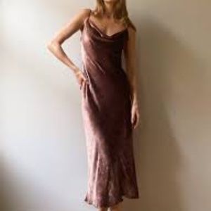 Aritzia Wilfred Spritz Dress Size Small Velvet Color Truffle